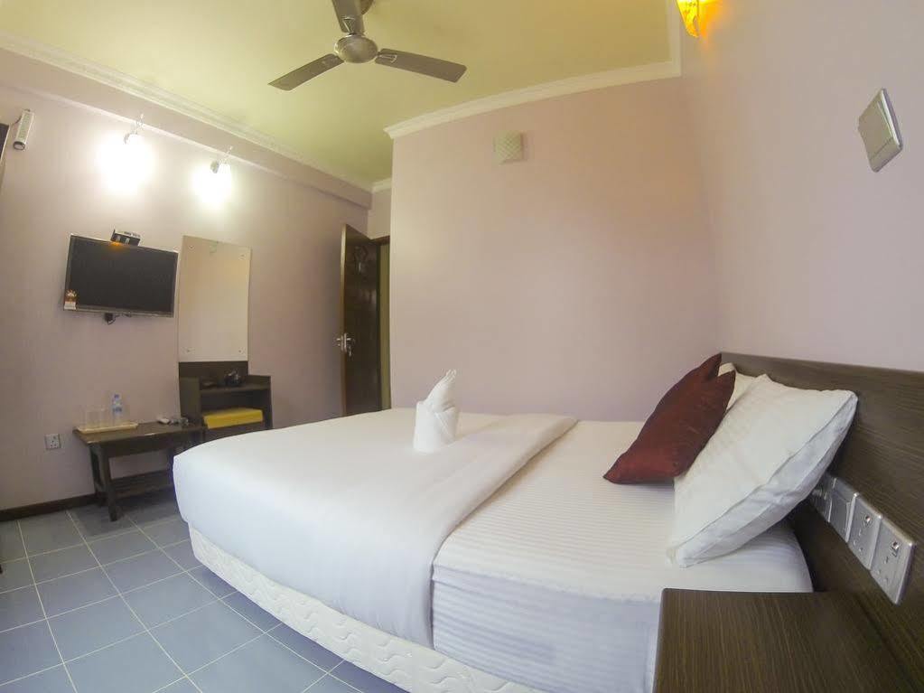 Coral Queen Inn هولهومالي المظهر الخارجي الصورة