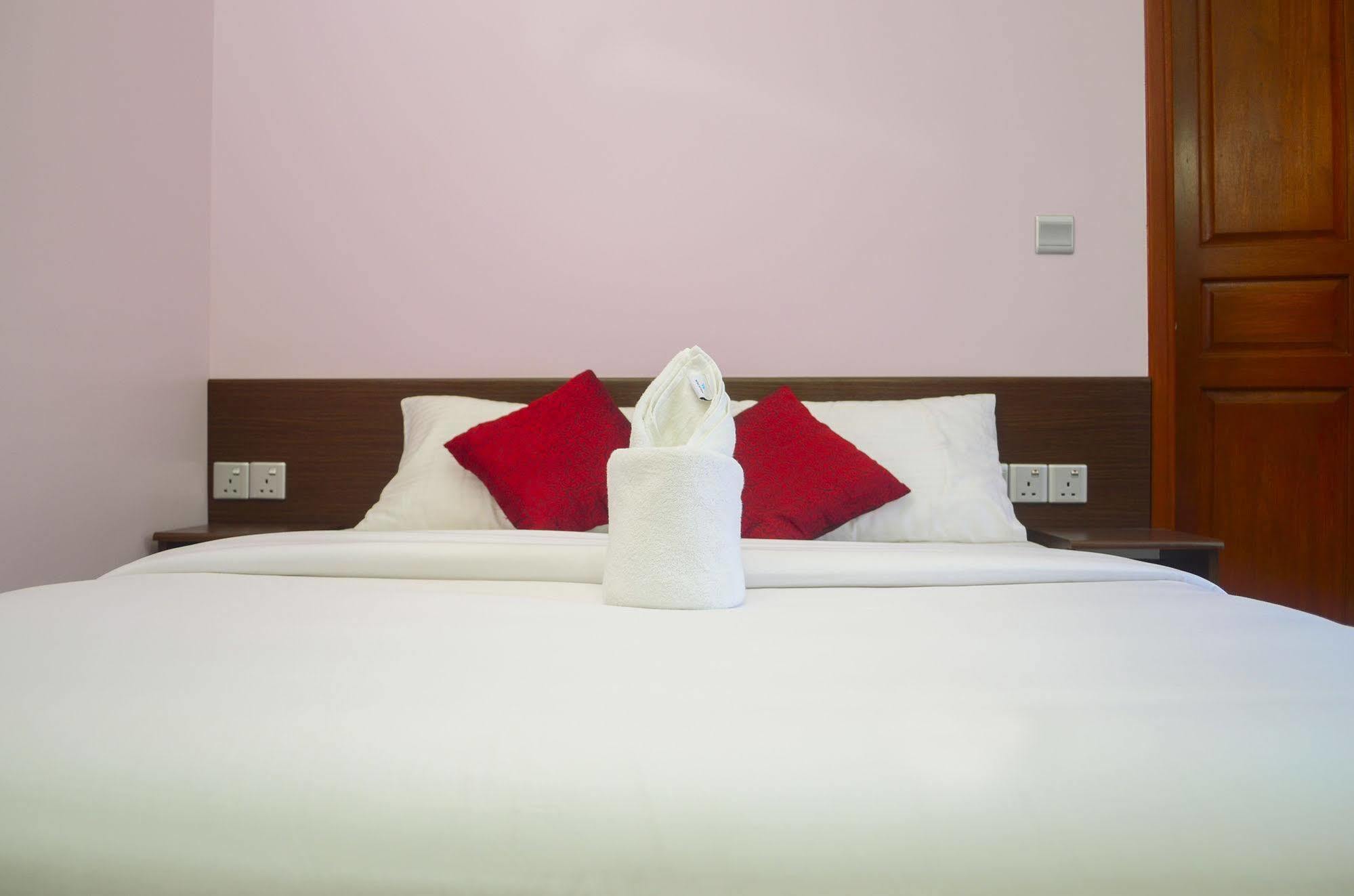 Coral Queen Inn هولهومالي المظهر الخارجي الصورة